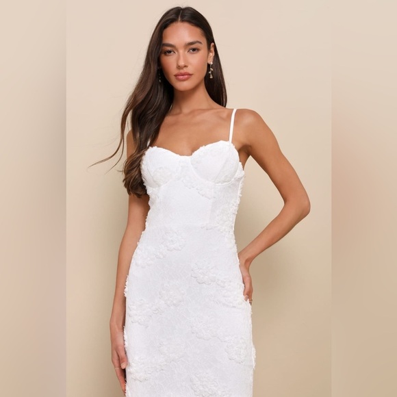 Size M - Lulus Sultry Romantic White‎ Lace Textured Bustier Bodycon Midi Dress - Picture 3 of 6